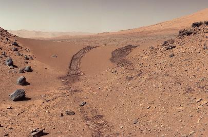 Китайский марсоход проехал по поверхности Марса почти 900 метров