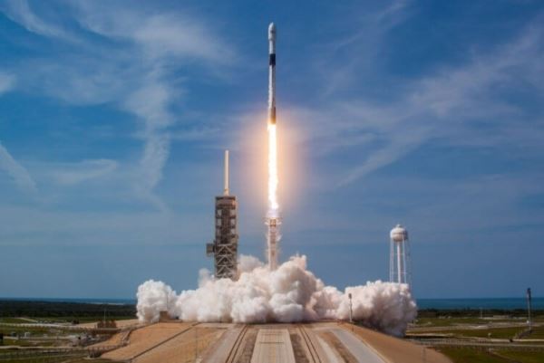 Почему SpaceX не будет ловить обтекатели ракет при помощи сети?