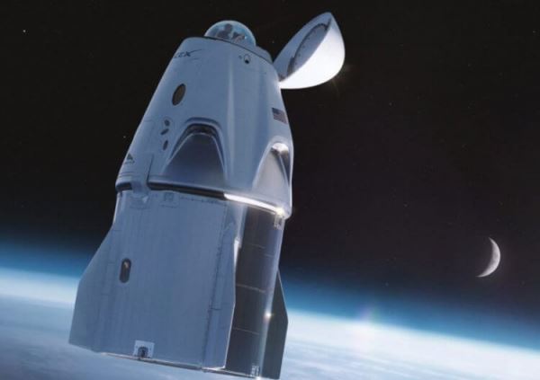 В космическом корабле Crew Dragon появится туалет с панорамным видом на космос