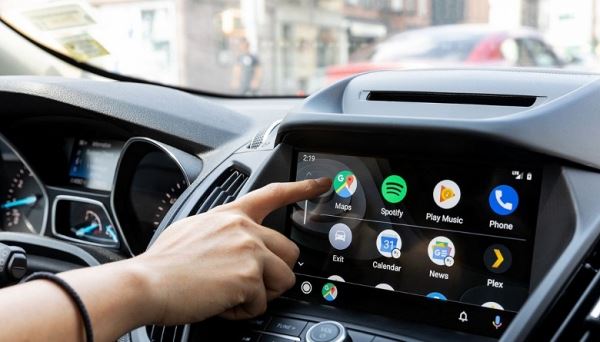 Android Auto начала подсказывать водителям музыку, новости и подкасты