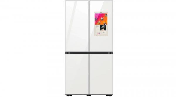 Вместо диетолога и жены: Samsung представила сверхумный холодильник